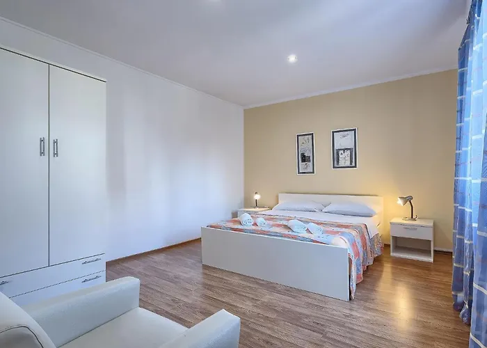 Nika-3 By Interhome Appartement