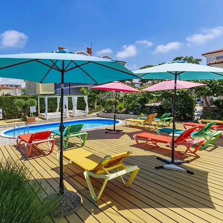 Nika-3 By Interhome Ουμάγκ