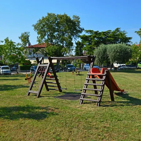 Nika-3 By Interhome Ουμάγκ